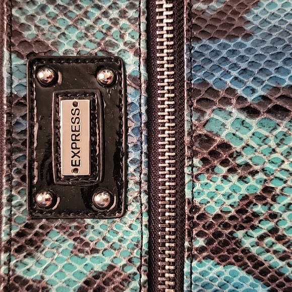 Express Wristlet - Picture 2 of 4